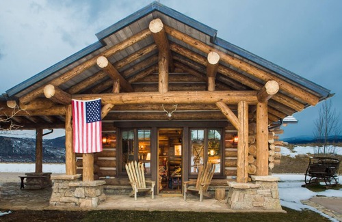 Aspen House | Stunning Mclain Flats Estate