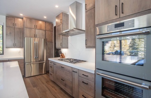 Breckenridge House | Stunning Mountain Retreat with Spectacular Views of Quandary Peak