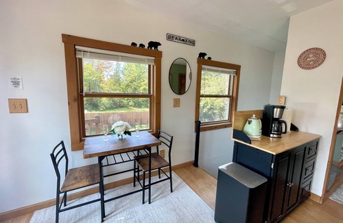 Twin Mountain Apartment | Stunning Mountain View Guest Suite with Private Entry and Balcony. No Kitchen