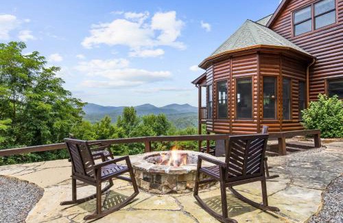 Mineral Bluff House | Stunning Mtn Views Sleeps 10 Hot Tub Game Room