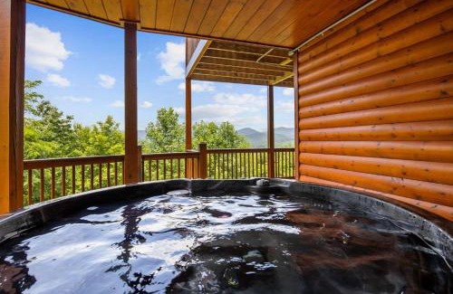 Mineral Bluff House | Stunning Mtn Views Sleeps 10 Hot Tub Game Room
