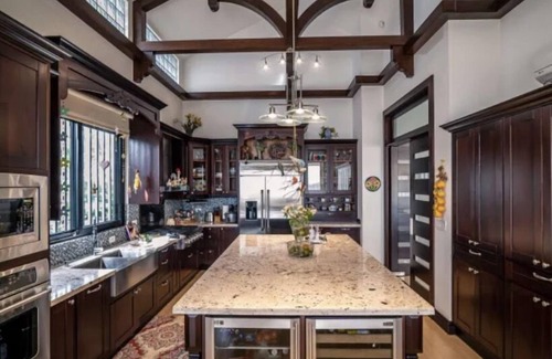 Coco Villa | Stunning ocean views with a great location