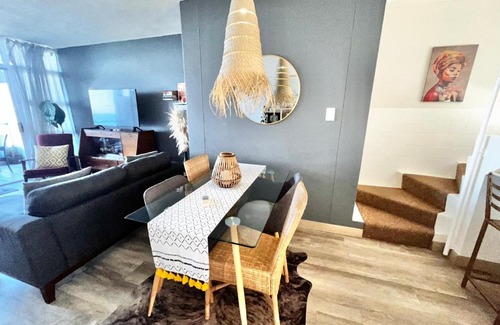 Selection Beach Apartment | Stunning Oceanfront Apartment with a balcony overlooking Umdloti Beach
