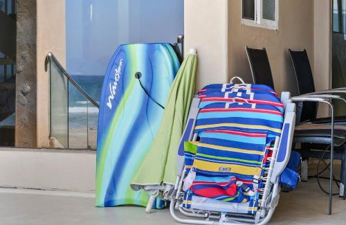 Central Mission Beach House | Stunning Oceanfront Boardwalk Condo - Spa, Steps2Beach, Parking & Fast Wifi!