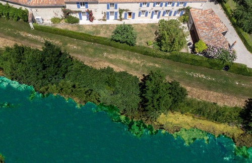 Mauze-sur-le-Mignon House | Stunning private villa for 7 people with private pool, WIFI, TV, terrace and pets allowed