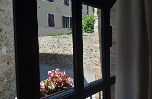 San Giovanni d'Asso House | Stunning private villa with A/C, WIFI, private pool, TV, patio, panoramic view, close to Montalcino