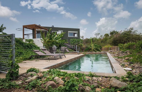 Petit-Canal Apartment | Stunning panorama of the sugarcane fields and the hills of Basse-Terre