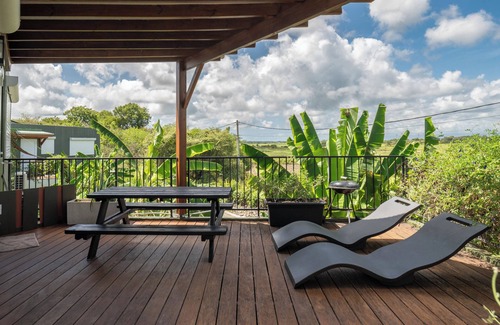 Petit-Canal Apartment | Stunning panorama of the sugarcane fields and the hills of Basse-Terre