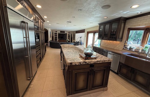 Calabasas House | Stunning Pool Resort in Calabasas! 5BDs & 4BAs