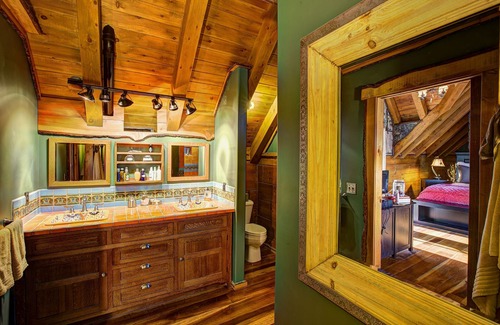 Town of Varick House | Stunning Post & Beam - On Water's-Edge - 145 ft Lake Front - Spectacular Sunsets