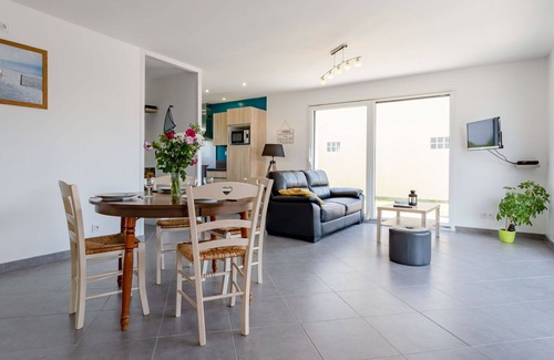 Saint-Germain-sur-Ay House | Stunning private villa for 4 guests with TV, terrace and pets allowed