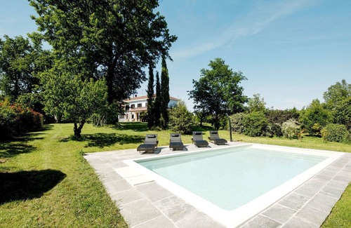 San Damiano dʼAsti House | Stunning private villa for 9 guests with A/C, WIFI, private pool, TV, patio and pets allowed