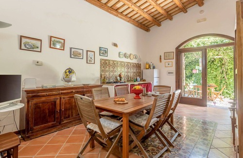 Buseto Palizzolo Villa | Stunning private villa for 10 people with WIFI, private pool, TV, terrace and pets allowed