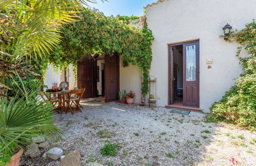 Buseto Palizzolo Villa | Stunning private villa for 10 people with WIFI, private pool, TV, terrace and pets allowed