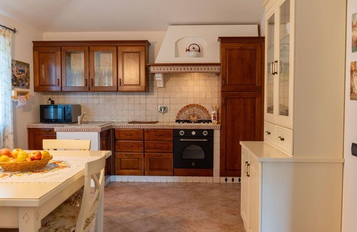 Manziana Villa | Stunning private villa for 6 guests with WIFI, A/C, private pool, TV, patio and pets allowed
