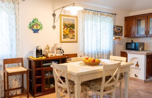 Manziana Villa | Stunning private villa for 6 guests with WIFI, A/C, private pool, TV, patio and pets allowed