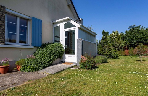Le Home House | Stunning private villa for 4 people with WIFI, TV and pets allowed