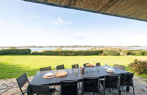 Saint-Philibert Villa | Stunning private villa for 13 people with WIFI, TV, terrace and pets allowed