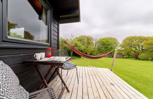 Brazzacott House | Stunning private villa for 4 guests with WIFI, hot tub, TV, terrace, pets allowed and panoramic .