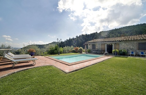SantʼAndrea di Compito Villa | Stunning private villa with WIFI, A/C, private pool, TV, terrace and panoramic view, close to Lu.