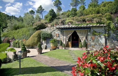 SantʼAndrea di Compito Villa | Stunning private villa with WIFI, A/C, private pool, TV, terrace and panoramic view, close to Lu.