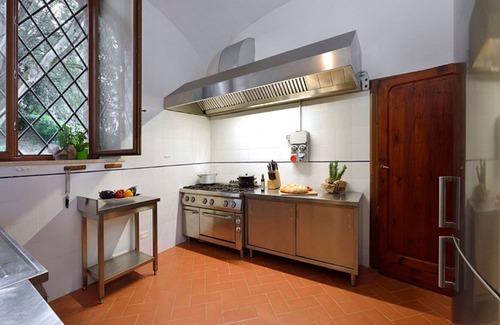 Torrita di Siena Villa | Stunning private villa with A/C, hot tub, WIFI, private pool, TV, patio, close to Montepulciano