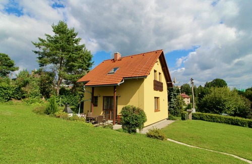 Zasada House | Stunning private villa for 5 people with WIFI, pool, TV and terrace