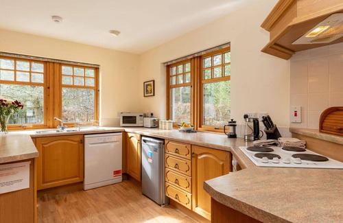 Nethy Bridge Villa | Stunning private villa for 8 guests with WIFI, TV and patio
