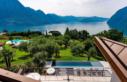 Riva di Solto Villa | Stunning private villa for 10 guests with WIFI, hot tub, private pool, TV and patio