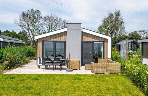 Bovenkarspel House | Stunning private villa for 6 guests with WIFI, TV and terrace