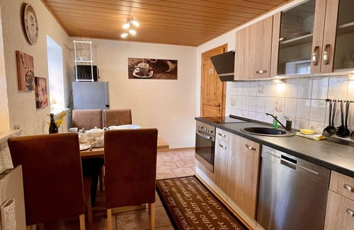 Grossschoenau House | Stunning private villa for 5 guests with WIFI, hot tub, TV, terrace and pets allowed