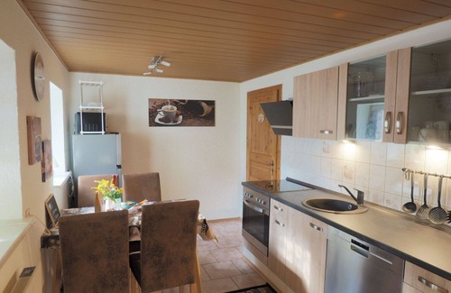 Grossschoenau House | Stunning private villa for 5 guests with WIFI, hot tub, TV, terrace and pets allowed