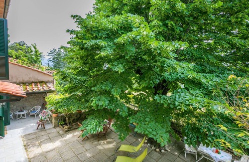 Castelfranco di Sopra House | Stunning private villa for 5 guests with WIFI, TV, patio and pets allowed