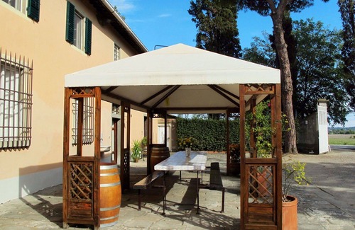 San Miniato Basso House | Stunning private villa for 20 people with private pool, WIFI, TV, patio and pets allowed