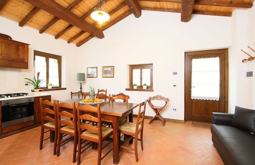 Sansepolcro Villa | Stunning private villa for 15 guests with private pool, WIFI, hot tub, TV, patio and pets allowed