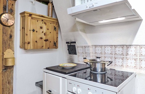Innertkirchen House | Stunning private villa for 6 people with WIFI, TV, terrace, pets allowed and panoramic view