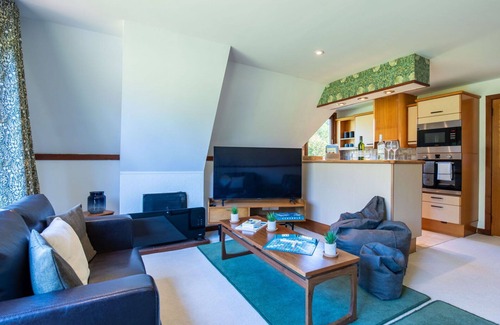 South Laggan House | Stunning private villa for 4 people with WIFI, TV, terrace, pets allowed and panoramic view