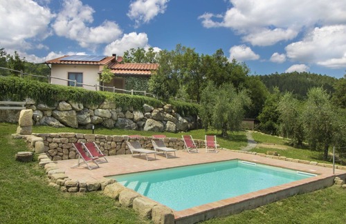 Roccastrada Villa | Stunning private villa for 6 guests with private pool, A/C, WIFI, TV, patio and parking