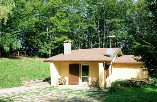 San Romano in Garfagnana House | Stunning private villa for 6 guests with WIFI, TV, patio and pets allowed