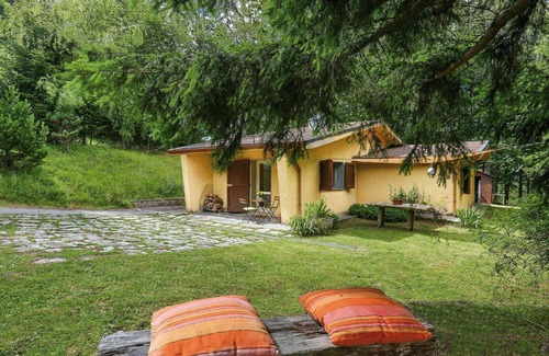 San Romano in Garfagnana House | Stunning private villa for 6 guests with WIFI, TV, patio and pets allowed