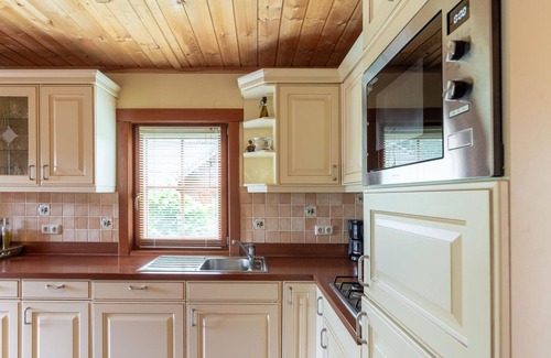 Langeberg House | Stunning private villa for 8 guests with WIFI, TV and terrace