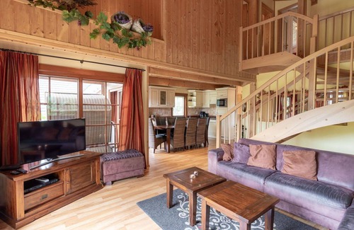 Langeberg House | Stunning private villa for 8 guests with WIFI, TV and terrace