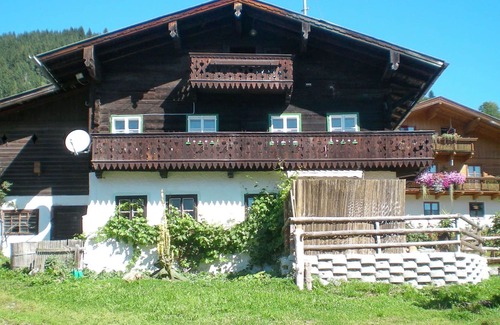 Sankt Veit im Pongau Villa | Stunning private villa for 15 guests with WIFI, TV, terrace and parking