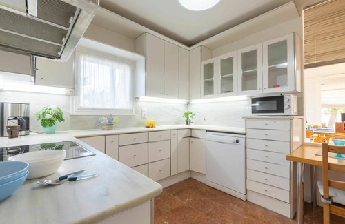 L'Ampolla House | Stunning private villa for 10 guests with A/C, WIFI, private pool, TV, patio and pets allowed