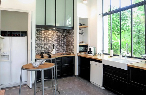 Vertheuil House | Stunning private villa for 4 guests with private pool, WIFI and terrace