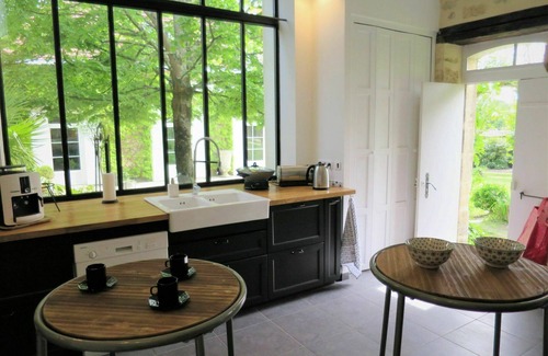 Vertheuil House | Stunning private villa for 4 guests with private pool, WIFI and terrace