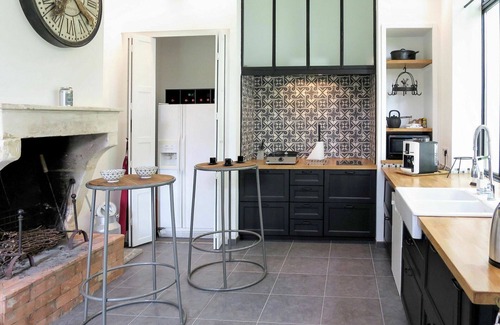 Vertheuil House | Stunning private villa for 4 guests with private pool, WIFI and terrace