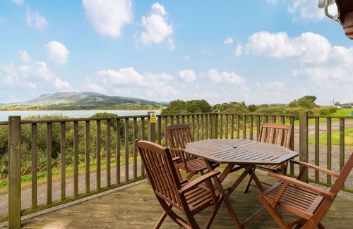 Kinross House | Stunning private villa for 4 guests with WIFI, TV, balcony and pets allowed