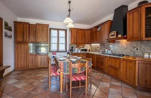 Basaluzzo Villa | Stunning private villa with hot tub, WIFI, private pool, TV, patio, pets allowed and panoramic v.