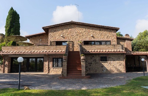 Lake Bracciano Villa | Stunning private villa for 8 people with private pool, A/C, WIFI, TV and terrace